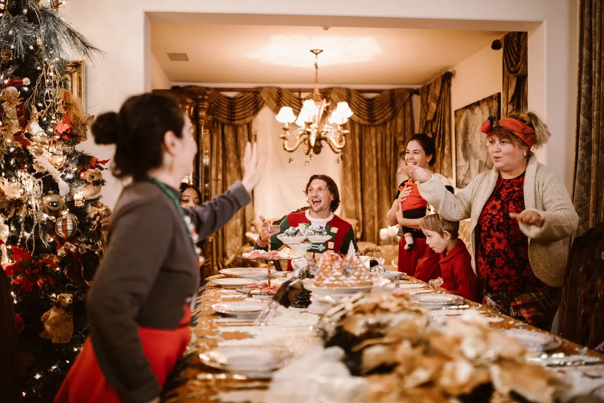 Seasonal Pen Beat: Christmas Rhythm Routines for Small Gatherings